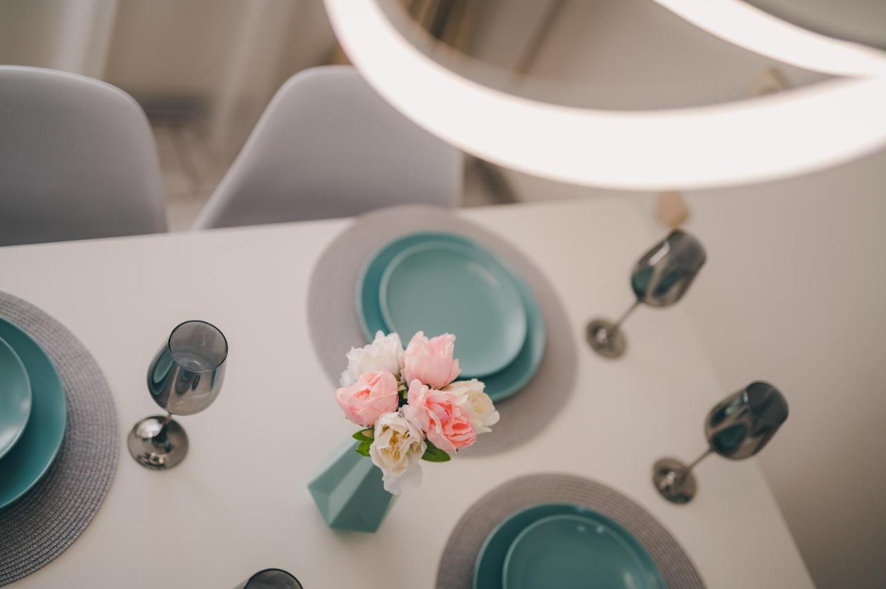 Unbeatable Location: New & Comfy Apartment Varna Esterno foto